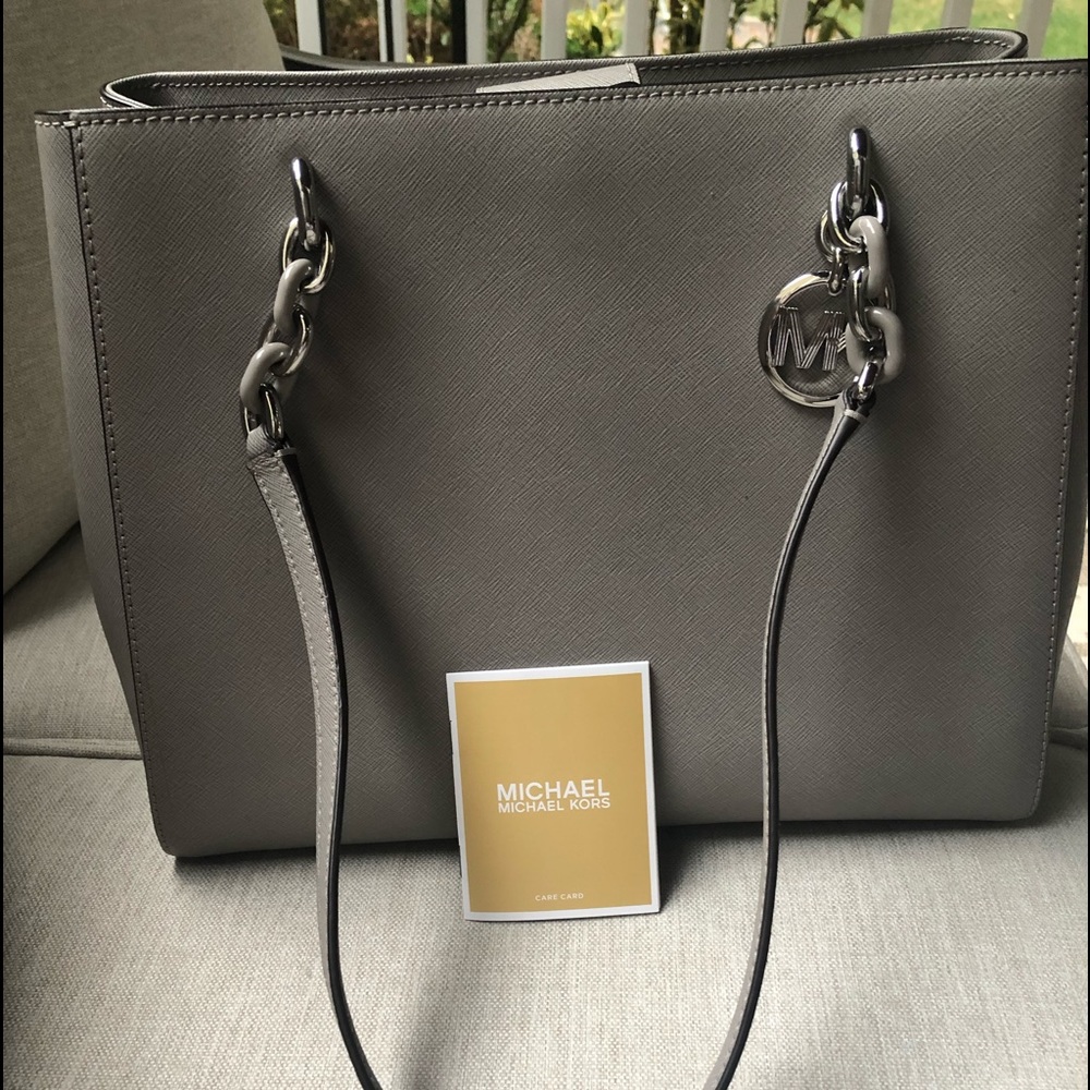 MICHAEL KORS 💎leather satchel  Great condition!